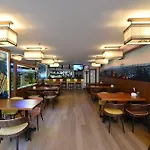 Arden Park & Ξενοδοχείο Κωνσταντινούπολη