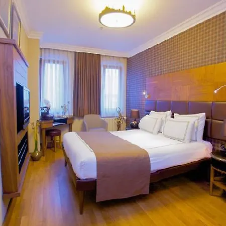 Arden Park & Hotel