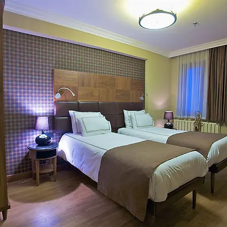 Arden Park & Hotel